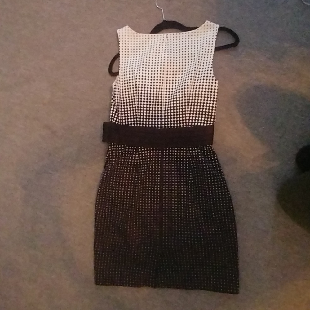 Dress - Picture 2 of 4